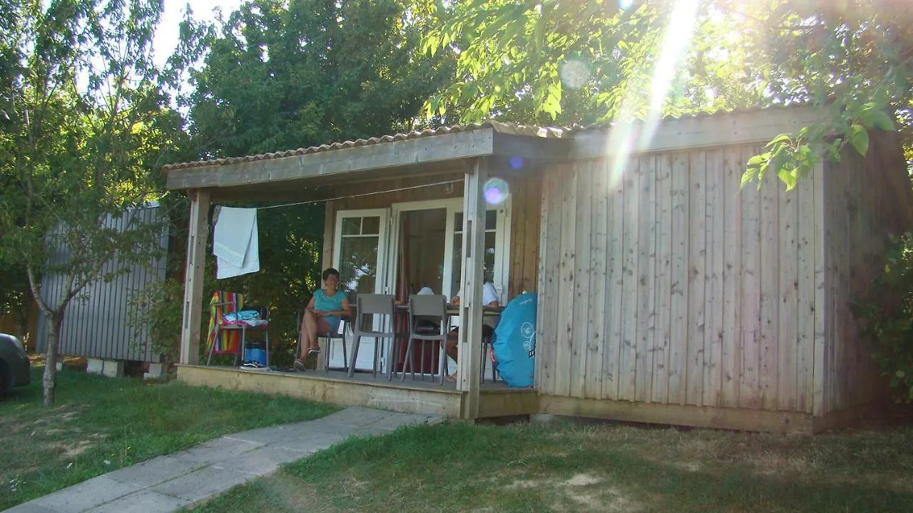 Camping Les Graves Hotel Saint-Pierre-Lafeuille