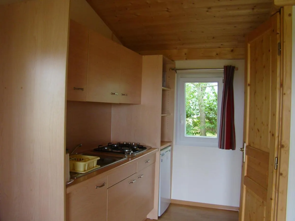 Camping Les Graves Hotel Saint-Pierre-Lafeuille 0*,