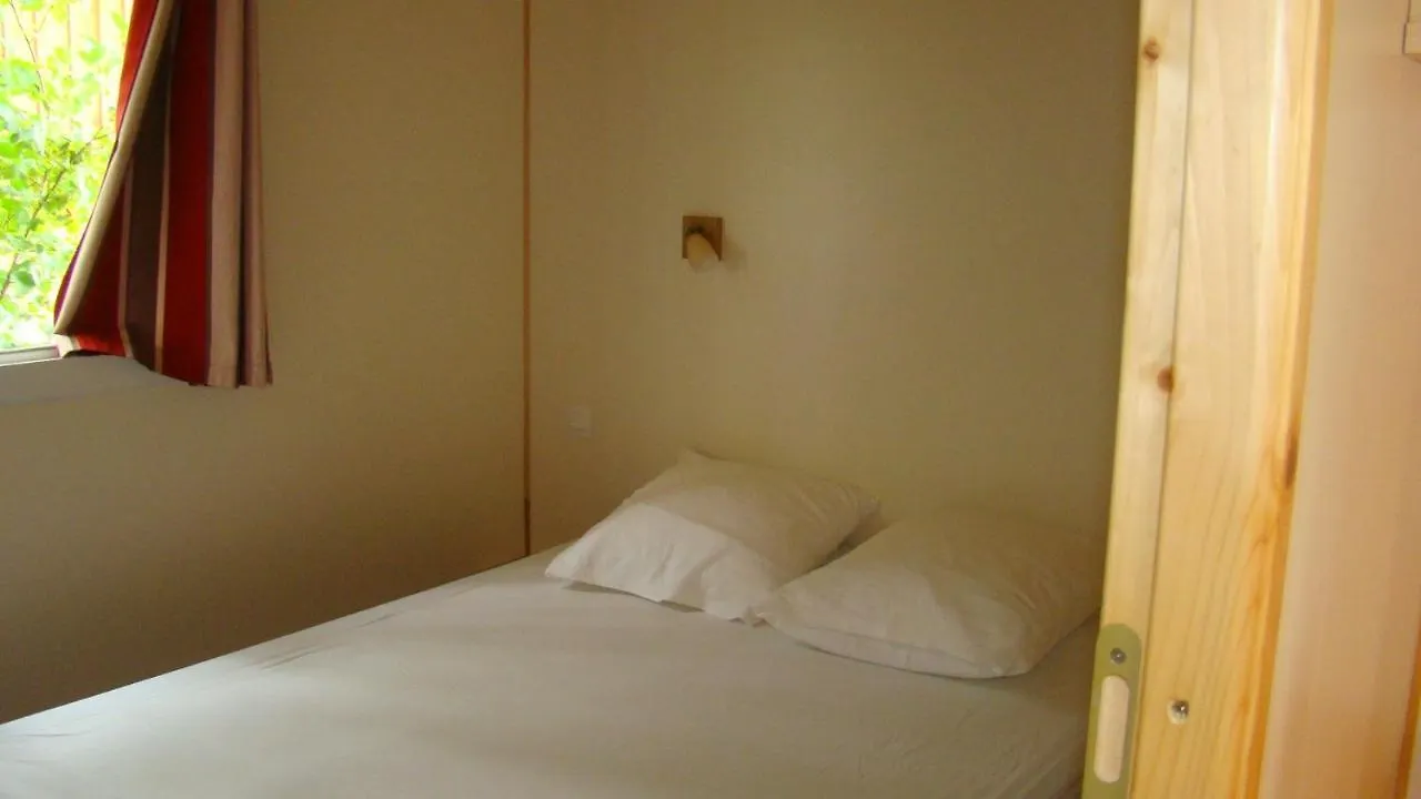 Campsite Camping Les Graves Hotel Saint-Pierre-Lafeuille