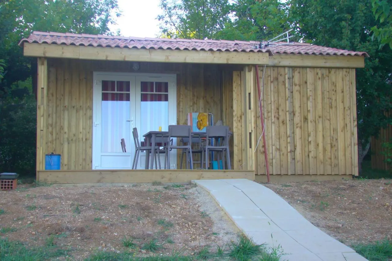 Camping Les Graves Hotel Saint-Pierre-Lafeuille 0*,  France